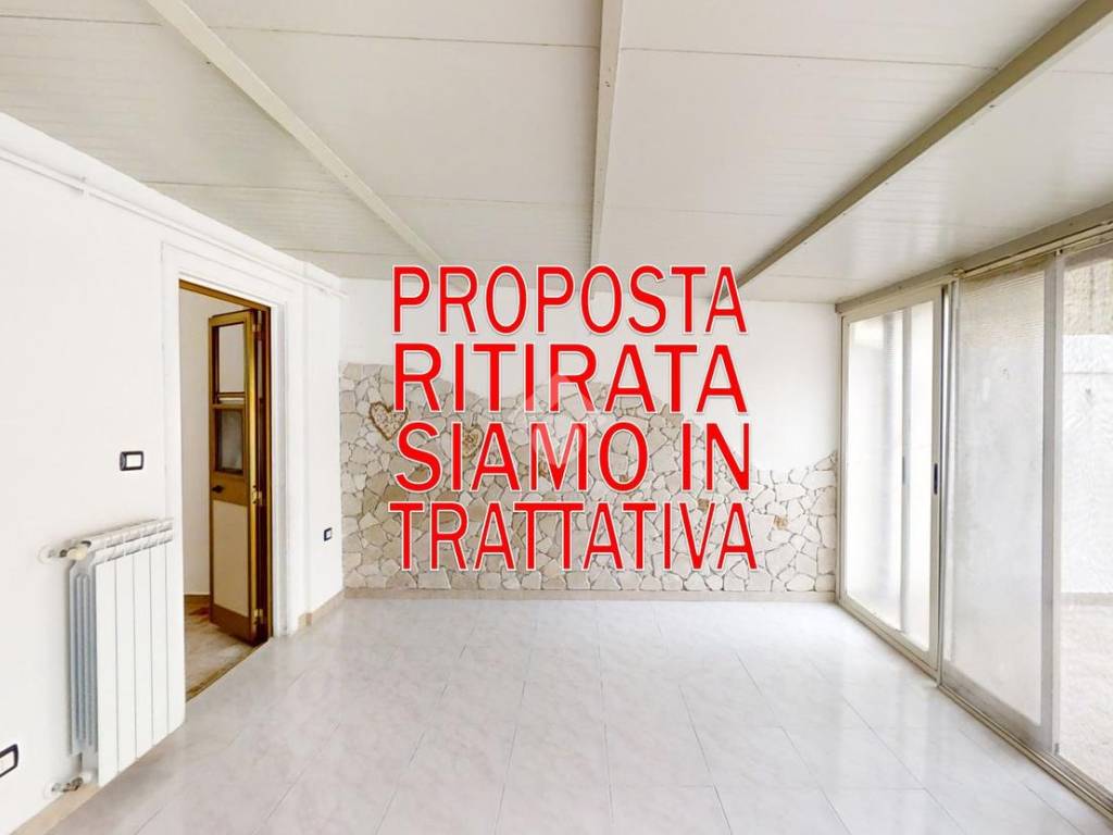 casa indipendente in vendita a Brindisi in zona Commenda