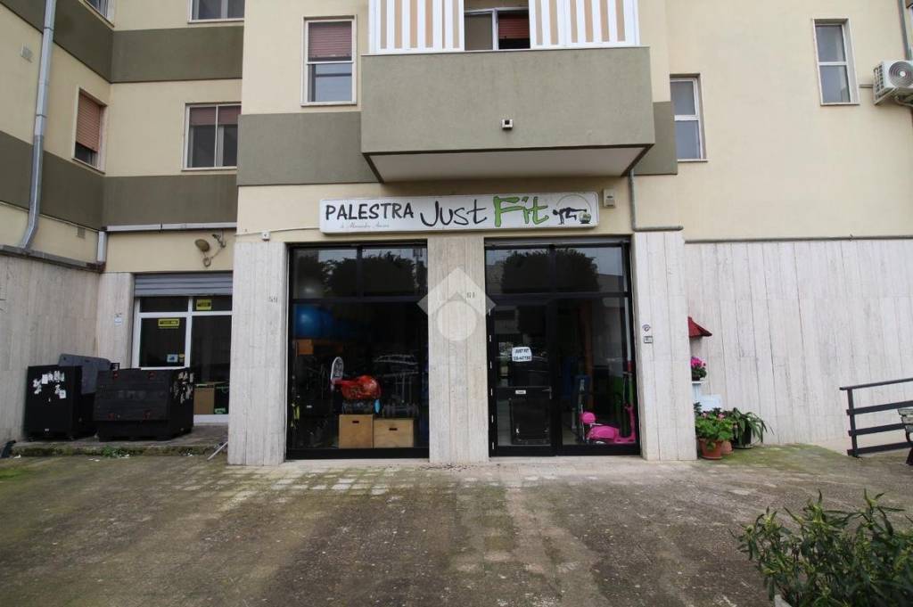 negozio in vendita a Brindisi in zona Cappuccini
