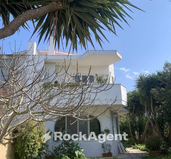 casa indipendente in vendita a Brindisi in zona Paradiso