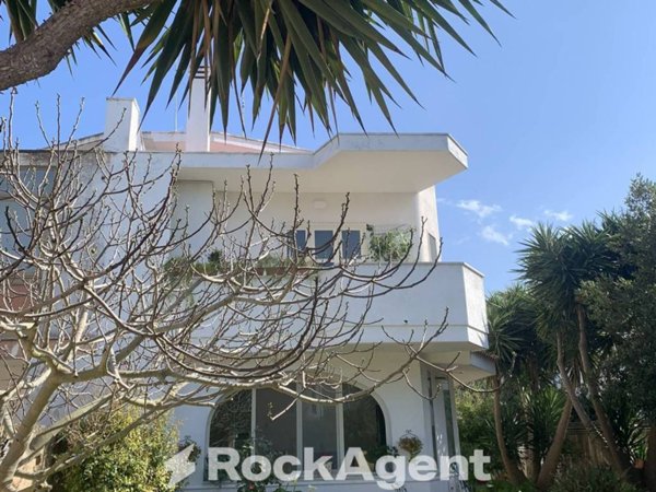 casa indipendente in vendita a Brindisi in zona Paradiso