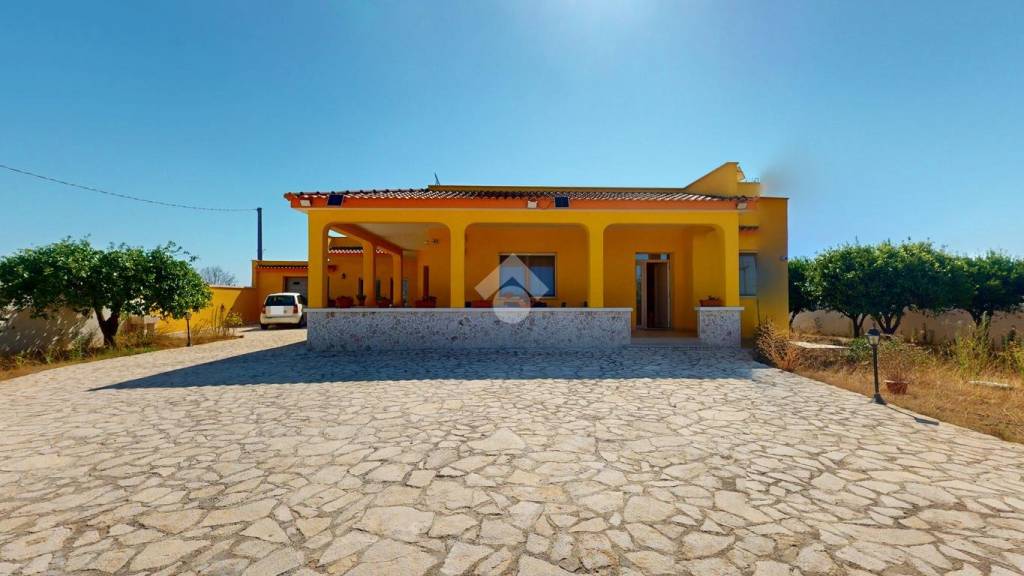 casa indipendente in vendita a Brindisi in zona Tuturano