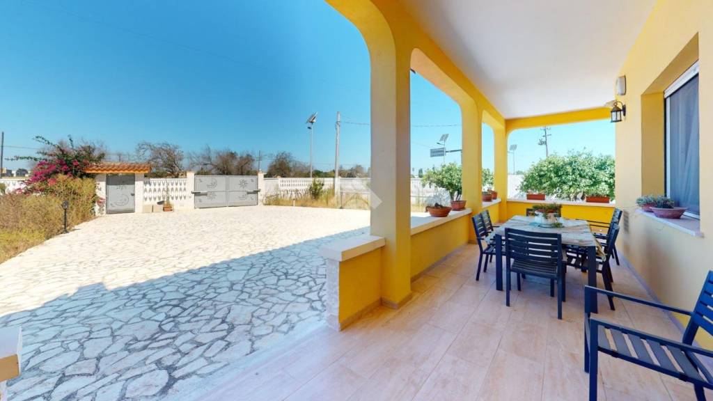 casa indipendente in vendita a Brindisi in zona Tuturano