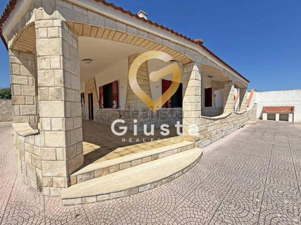 casa indipendente in vendita a Brindisi