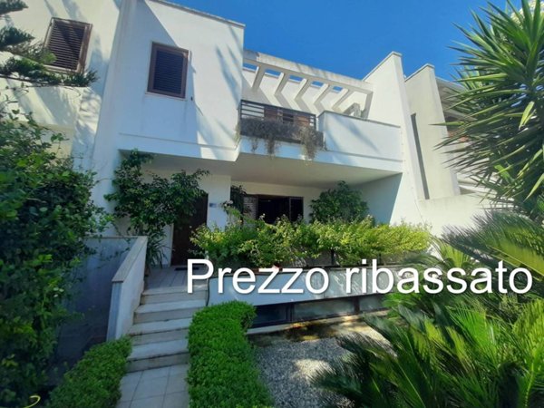 casa indipendente in vendita a Brindisi in zona Minnuta