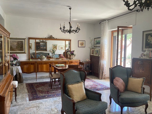 casa indipendente in vendita a Brindisi in zona Commenda