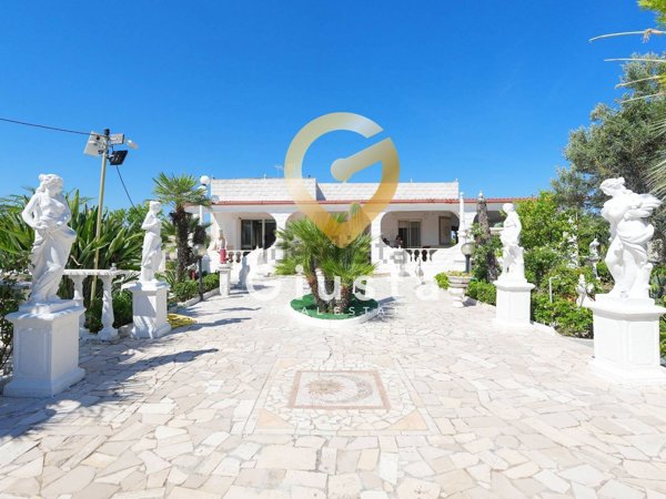 casa indipendente in vendita a Brindisi in zona Sant'Elia