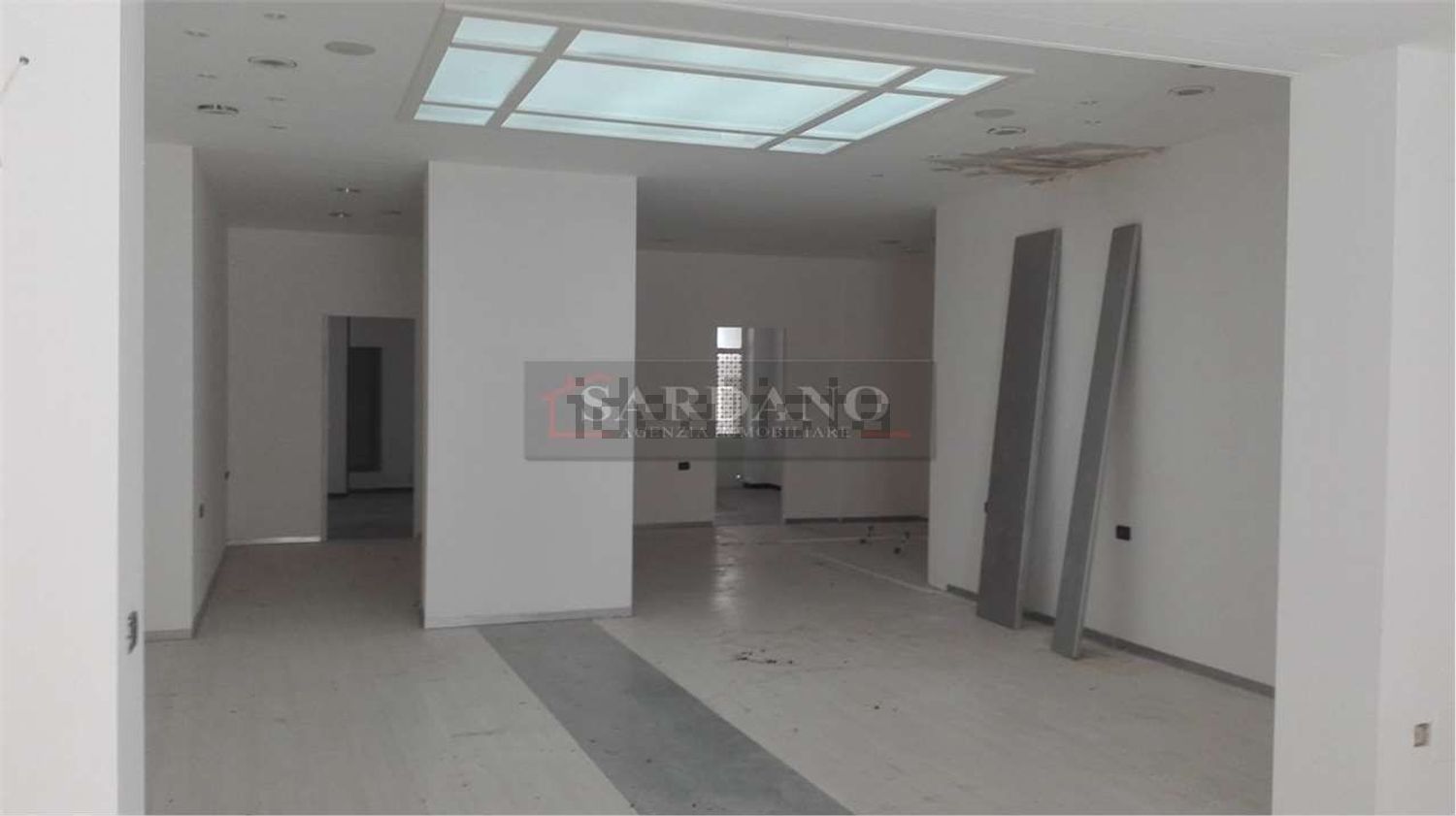 negozio in vendita a Brindisi in zona Centro Città