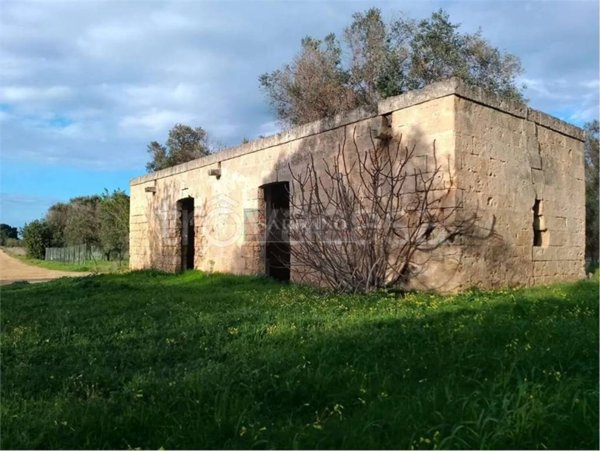 casa indipendente in vendita a Brindisi in zona Commenda