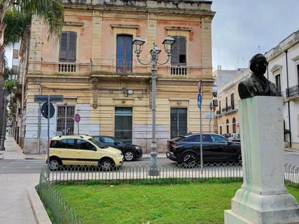casa indipendente in vendita a Brindisi in zona Centro Città