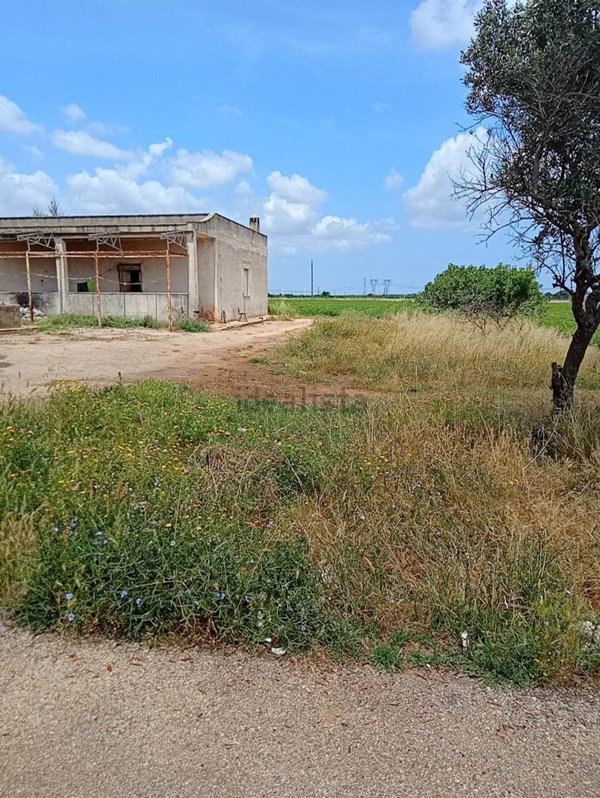casa indipendente in vendita a Brindisi in zona Commenda