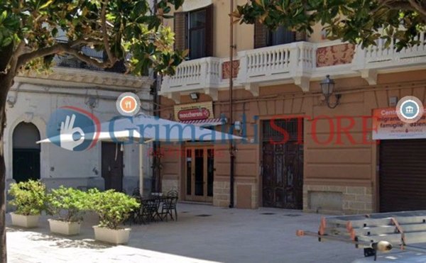 locale commerciale in vendita a Brindisi in zona Centro Città