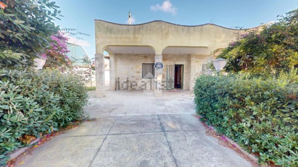 casa indipendente in vendita a Brindisi in zona Torre Rossa