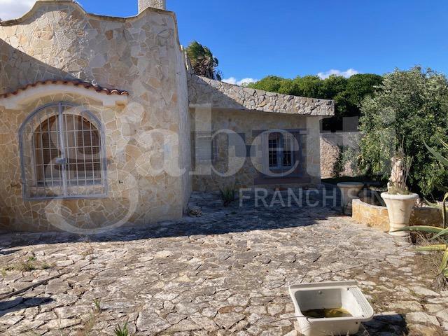 casa indipendente in vendita a Brindisi in zona Paradiso