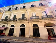 negozio in vendita a Brindisi in zona Centro Città