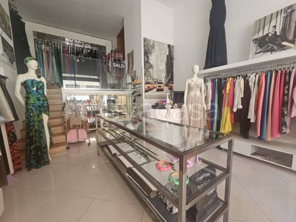 negozio in vendita a Brindisi in zona Centro Città