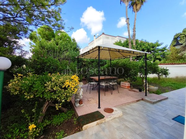 casa indipendente in vendita a Brindisi in zona Paradiso