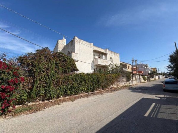 casa indipendente in vendita a Brindisi in zona Centro Città
