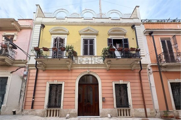 casa indipendente in vendita a Brindisi in zona Centro Città