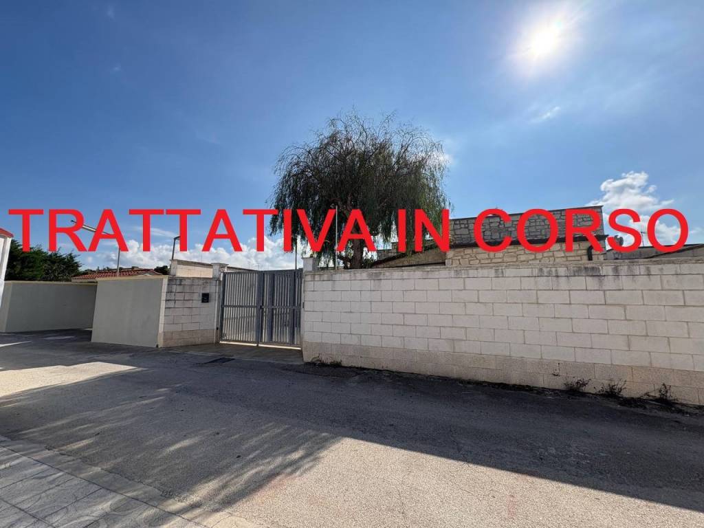 casa indipendente in vendita a Brindisi in zona Centro Città