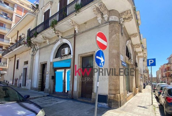 negozio in vendita a Brindisi in zona Centro Città