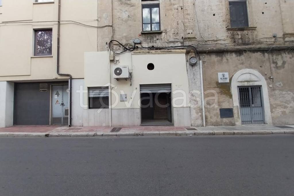 negozio in vendita a Brindisi in zona Centro Città