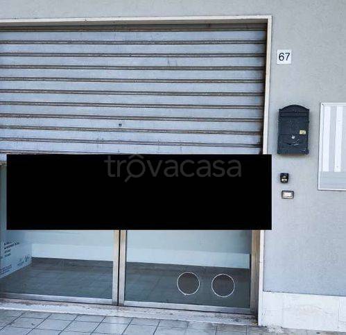 negozio in vendita a Brindisi in zona Bozzano