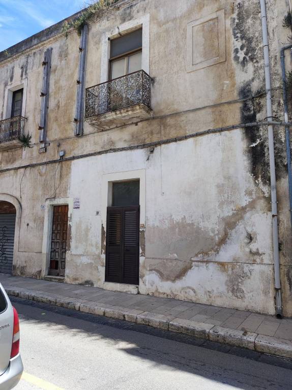 casa indipendente in vendita a Brindisi in zona Centro Città