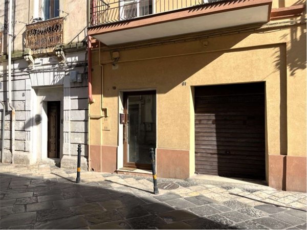 negozio in vendita a Brindisi in zona Centro Città