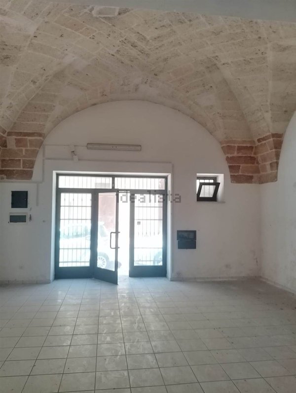 locale commerciale in vendita a Brindisi