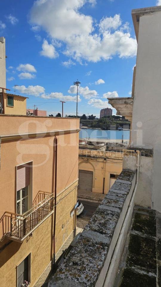 casa indipendente in vendita a Brindisi in zona Centro Città