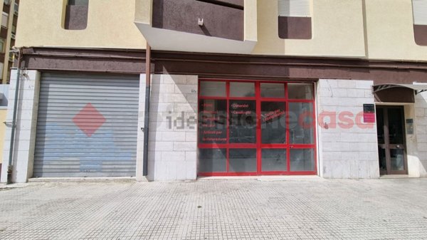 locale commerciale in vendita a Brindisi in zona Cappuccini
