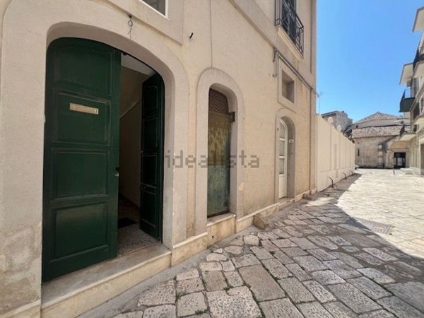 ufficio in vendita a Brindisi in zona Centro Città