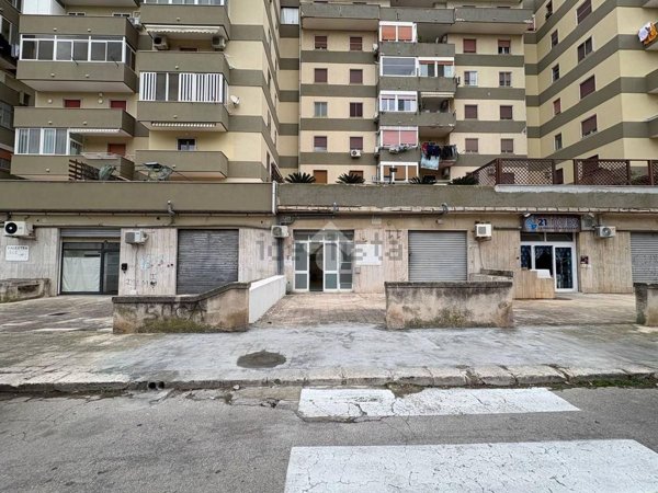 locale commerciale in vendita a Brindisi