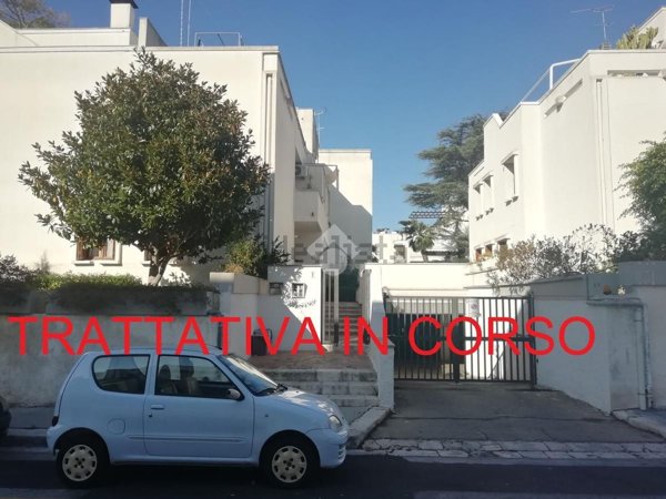 casa indipendente in vendita a Brindisi in zona Centro Città