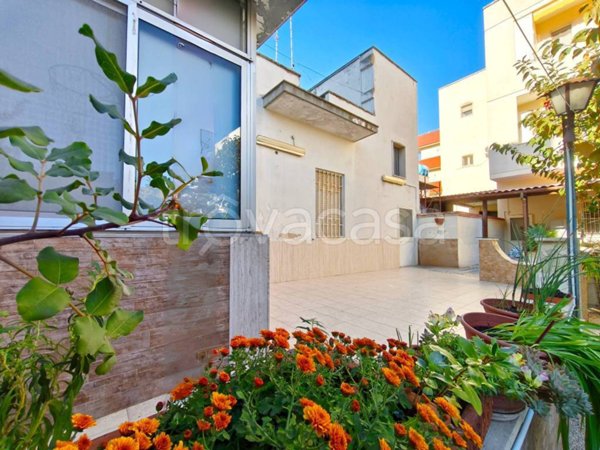 casa indipendente in vendita a Brindisi in zona Cappuccini