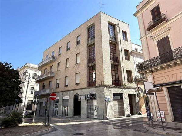casa indipendente in vendita a Brindisi in zona Centro Città