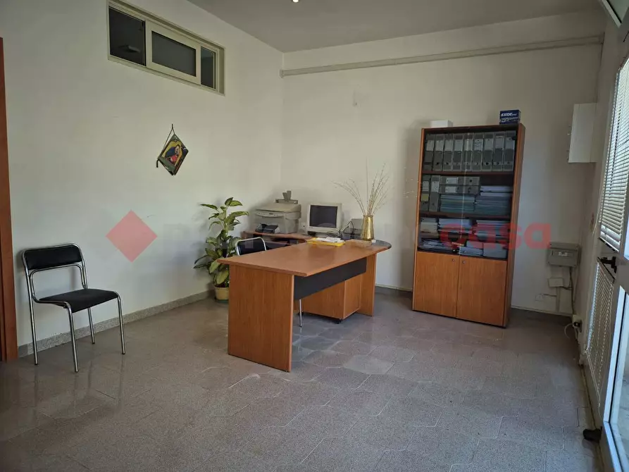 negozio in vendita a Brindisi in zona Cappuccini