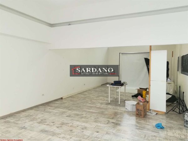 locale commerciale in vendita a Brindisi in zona Commenda