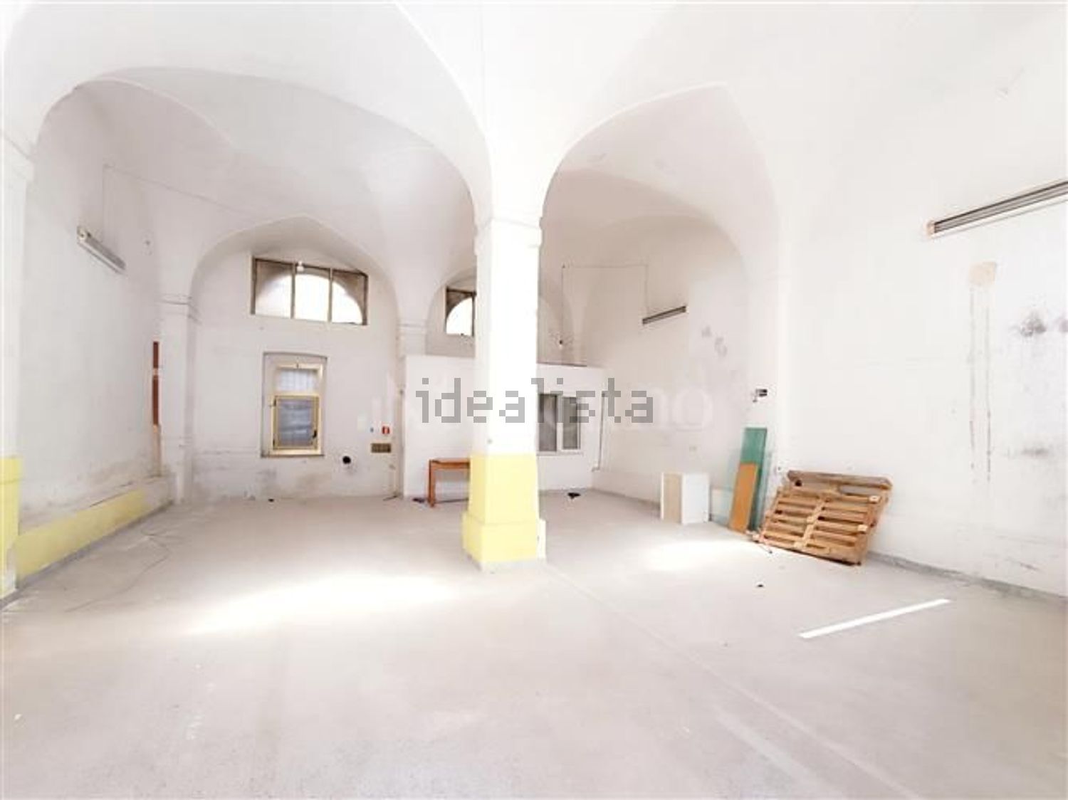 locale commerciale in vendita a Brindisi