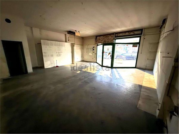 locale commerciale in vendita a Brindisi