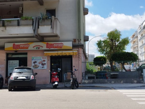 locale commerciale in vendita a Brindisi in zona Centro Città