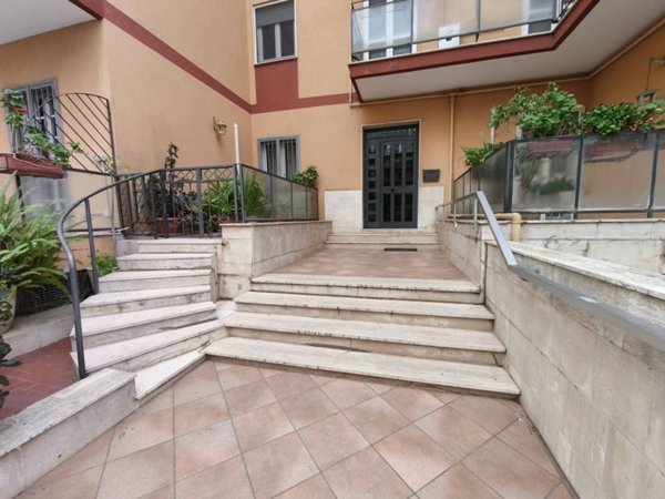 casa indipendente in vendita a Brindisi in zona Commenda