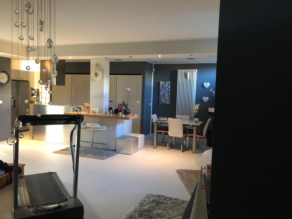 casa indipendente in vendita a Brindisi in zona Centro Città