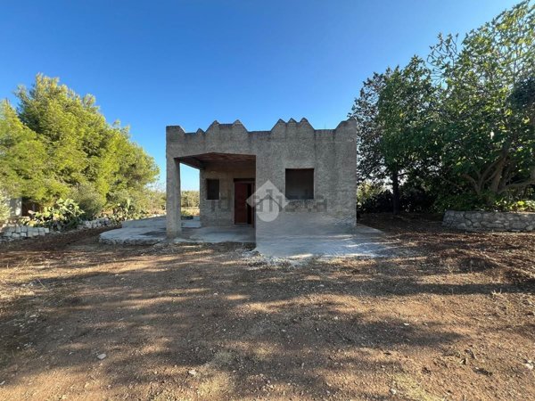 casa indipendente in vendita a Brindisi in zona Commenda