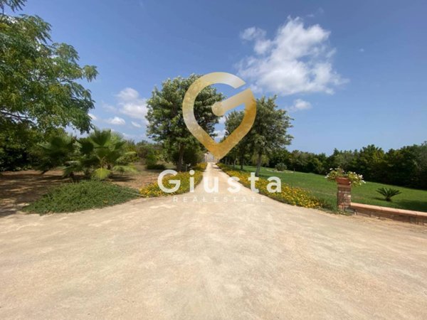 casa indipendente in vendita a Brindisi in zona Tuturano