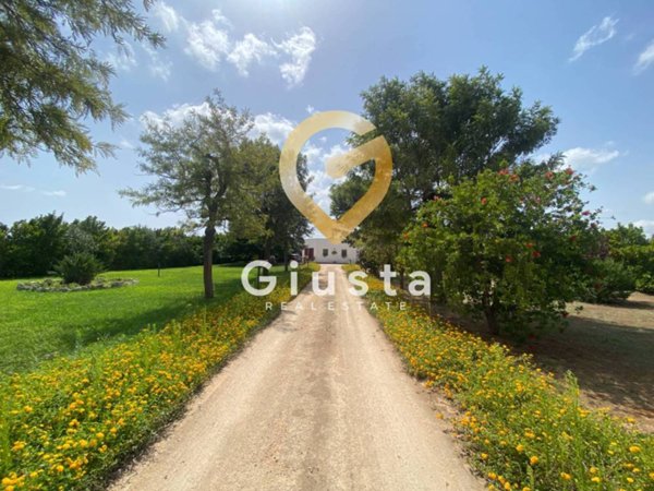 casa indipendente in vendita a Brindisi in zona Tuturano