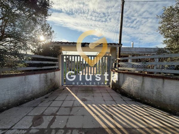 casa indipendente in vendita a Brindisi in zona Centro Città