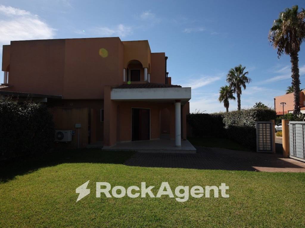 casa indipendente in vendita a Brindisi in zona Paradiso