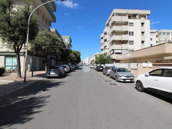locale commerciale in vendita a Brindisi in zona Bozzano
