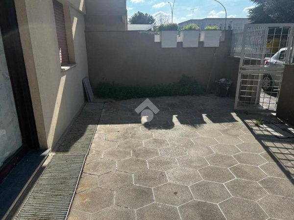 locale commerciale in vendita a Brindisi in zona Bozzano